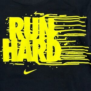 Nike Dri Fit Unisex T Shirt Size L Black and Yellow "Run Hard" Running Athletic
